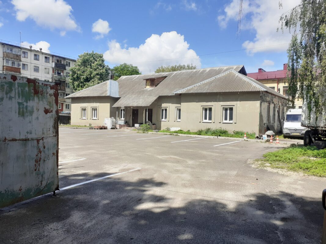 Продается производственное помещение в центре города по улице Святониколаевская.